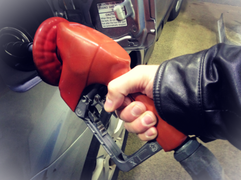 pumping_gas_by_hand-1024768